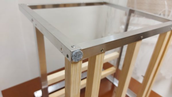 4 VGA rig keret lábazat
